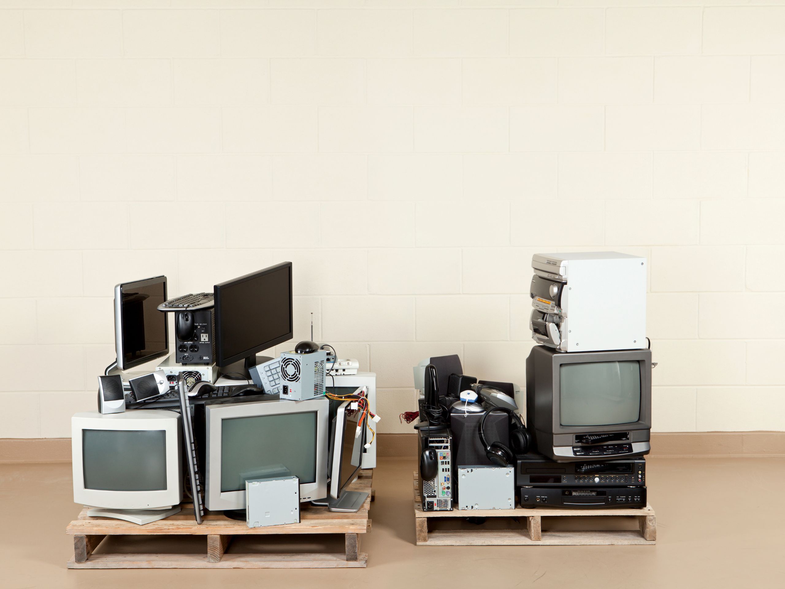 10 Tips for Packing Electronics